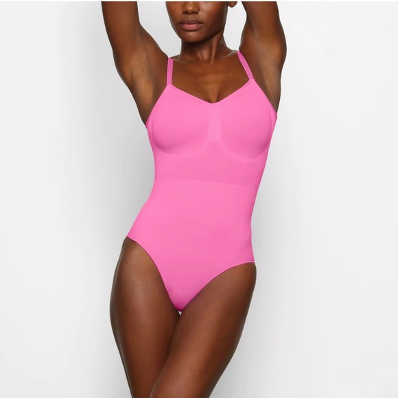 SKIMS Other - SKIMS SEAMLESS SCULPT BRIEF BODYSUIT LIMITED EDITION: NEON ORCHID S/M